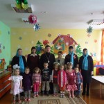 Священнослужитель Свято-Покровского храма иерей Алексей Кушнеревич на празднике в ГУО «Горянская детский сад-средняя школа Полоцкого района»